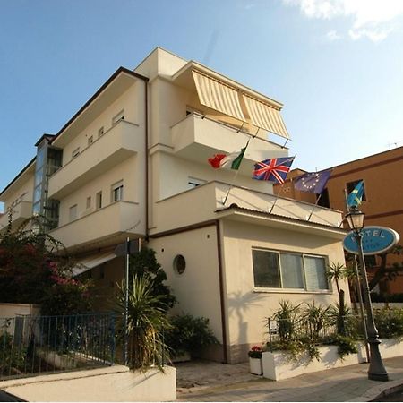 Hotel Mayor Сперлонга Экстерьер фото